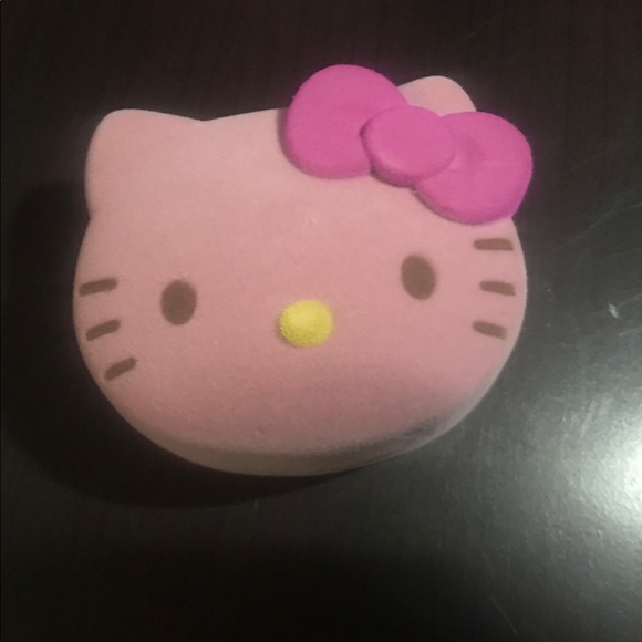 Authentic hello kitty ring with pink jewelry box - Picture 4 of 5